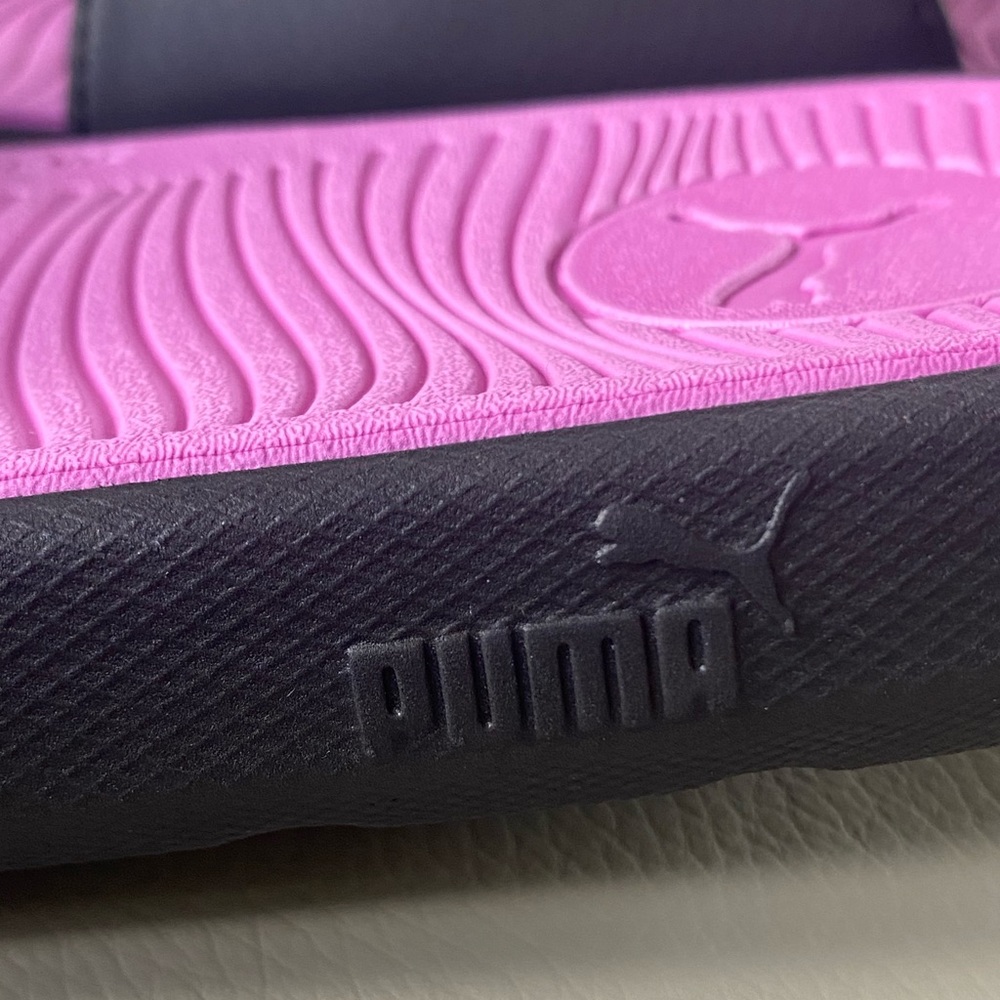 Puma Slides - Black and Pink - Picture 4 of 6